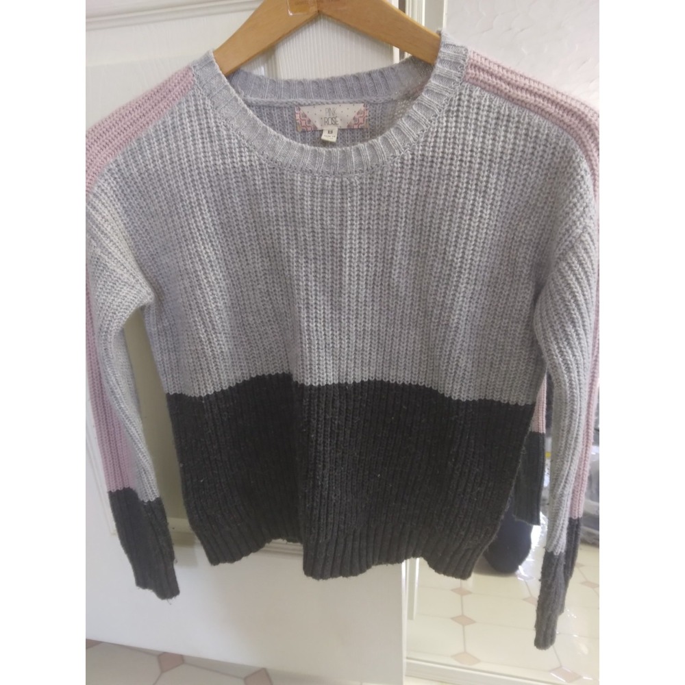 pink rose xs crew neck light grey with pink accent down sleeve